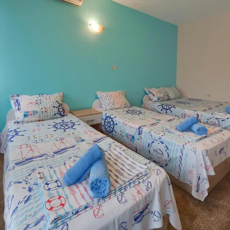 Kazlarov Casa de hóspedes *